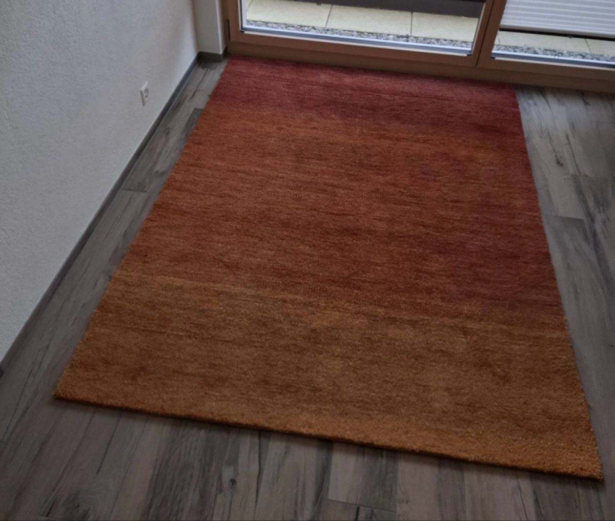 Tappeti: Hochwertiger Teppich oranger Farbverlauf – Usato da Hindelbank venduto da Surlie