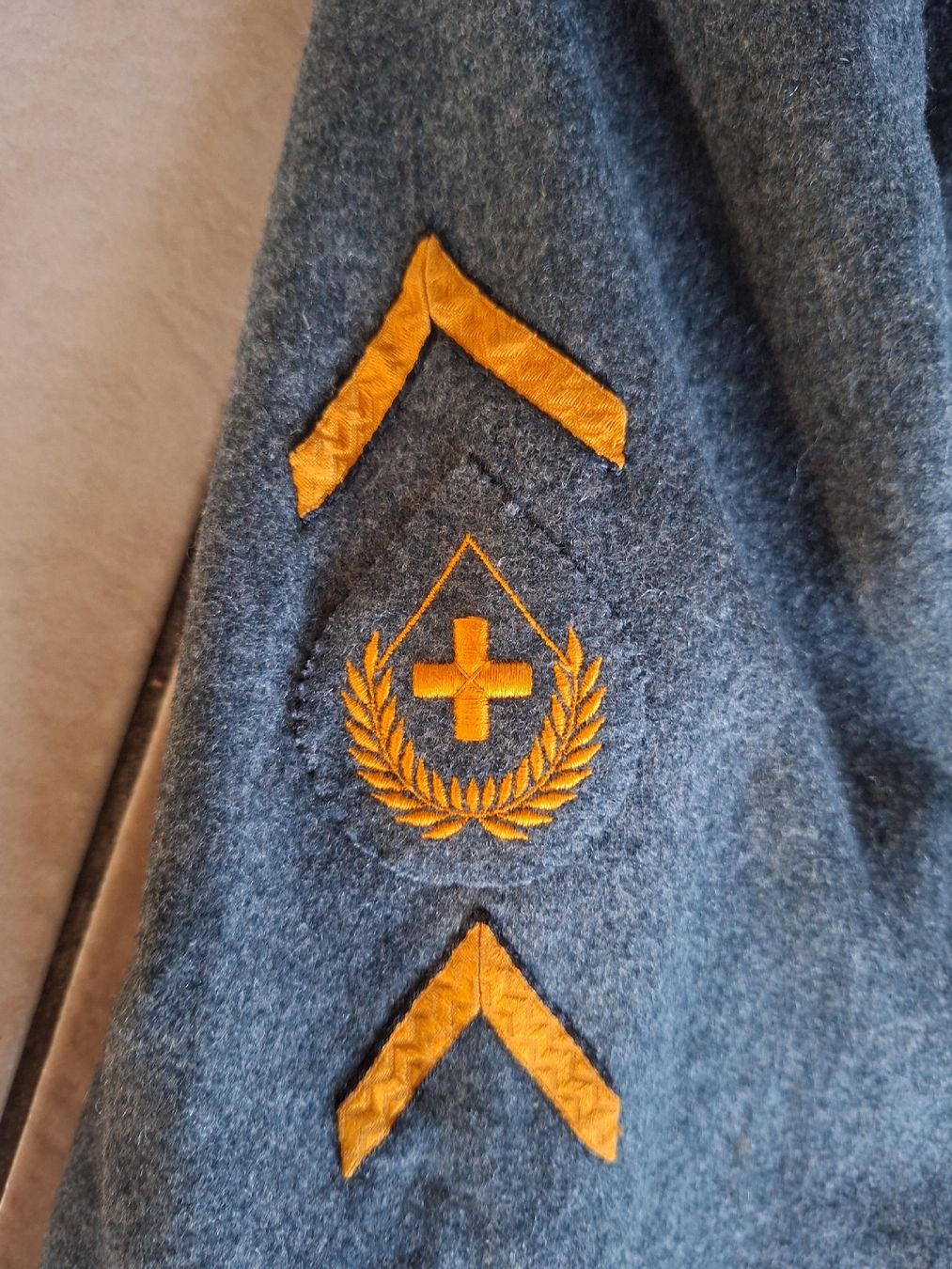 Schweizer Armee Uniformi: Antiker Schweizer Armee Militär Mantel – Usato da Schwanden Sigrisw venduto da len_9yqg 1