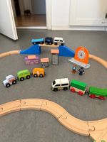 Holzeisenbahn Set mit Zubehör gebraucht guter Zustand