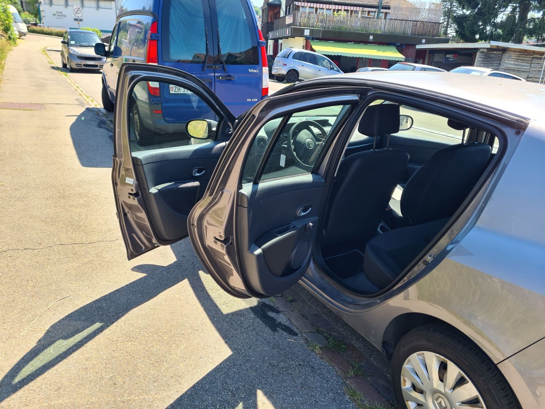 Renault Autos: Renault Clio 1.2 – D'occasion à Bäretswil par WamoNeu 4
