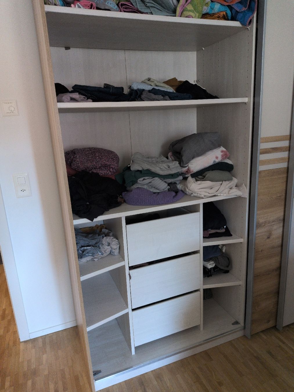 Armoires: Kleiderschrank – D'occasion à Uster par kar_7ssm 1