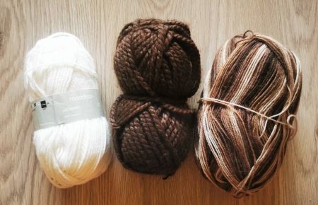 3 Knäuel Wolle / Garn / braun, beige, weiss, zum Stricken