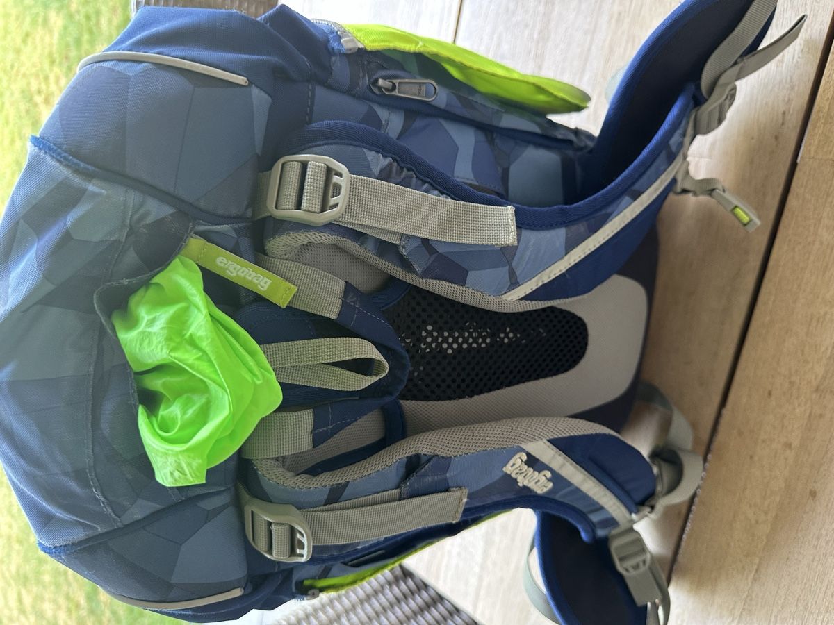 Ergobag Borse & Zaini: Ergobag Rucksack Set Etui blau Polygon Design – Usato da Steinach venduto da Jimmy78 7