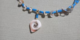 Collier avec coquillages et perles en bois boho Hippie