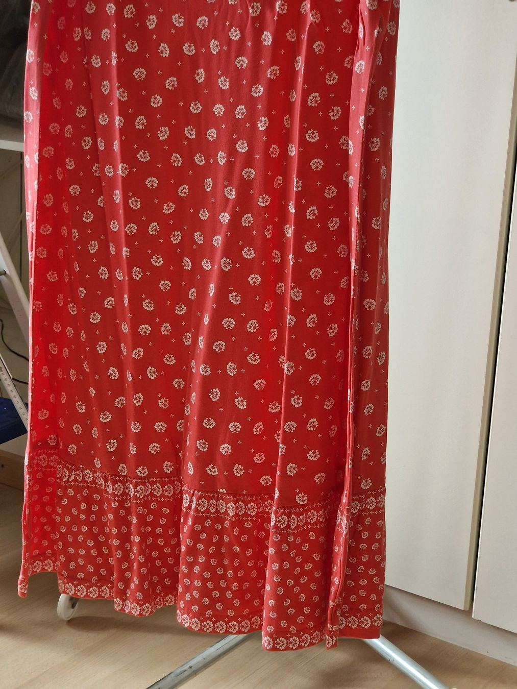Kleider: Kleid Rot mit Weiss gemustert – Gebraucht aus Niederbipp von Trude04 6
