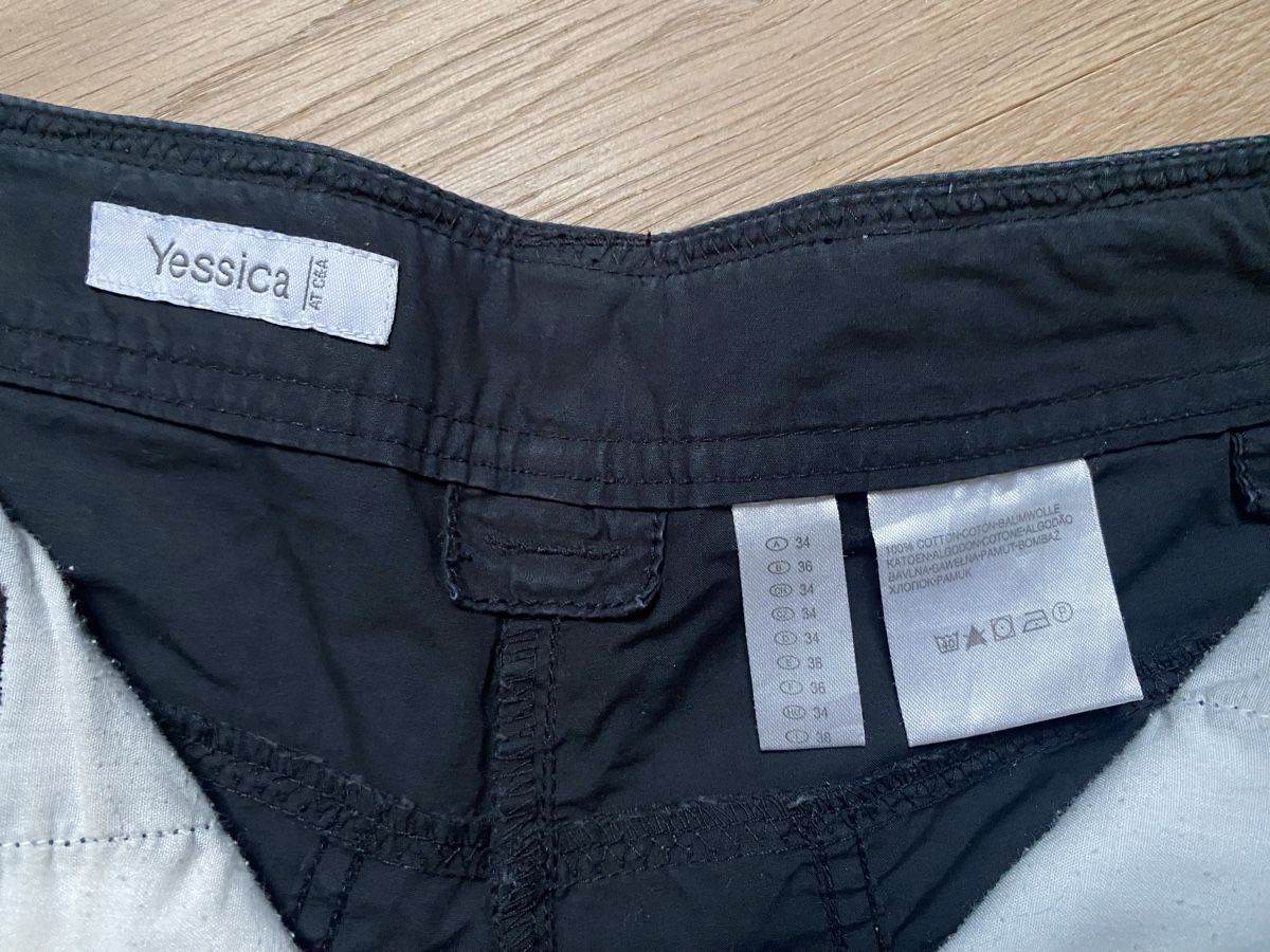 C&A Pantaloni: Schwarze Shorts Marke C&A Grösse 34 – Usato da Winkel venduto da Flyhy2020 7