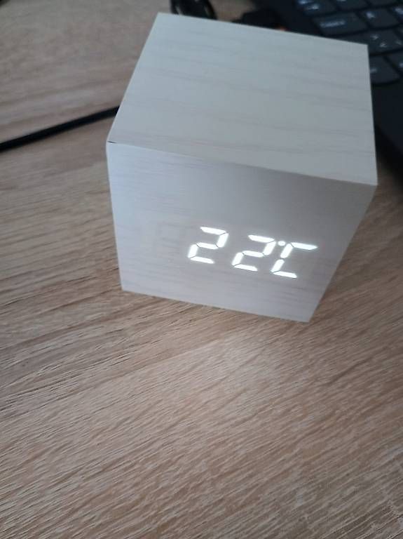 Orologi: Holzwürfel Uhr – Usato da Huttwil venduto da Userabcde