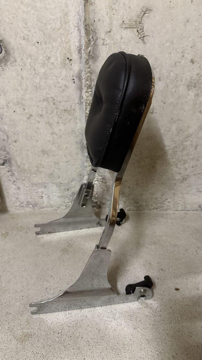 Harley-Davidson Toutes les pièces détachées moto: Harley Softail Original Sissybar Quick Detach OEM – D'occasion à Steinhausen par highlifeparanoid 1