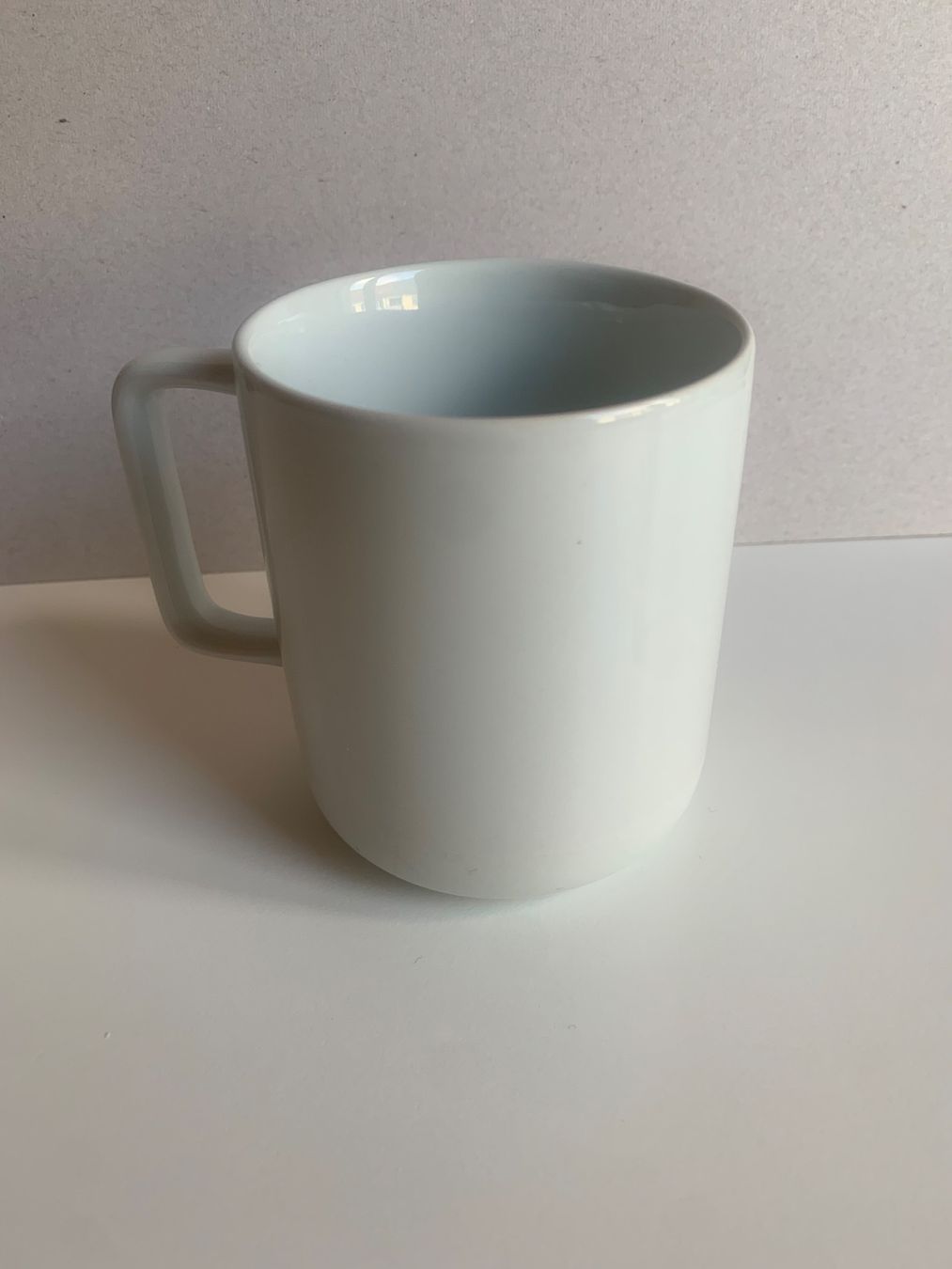 Tasses: Schöne helle Tasse, Monoprix – D'occasion à Zürich par Leonieonie.