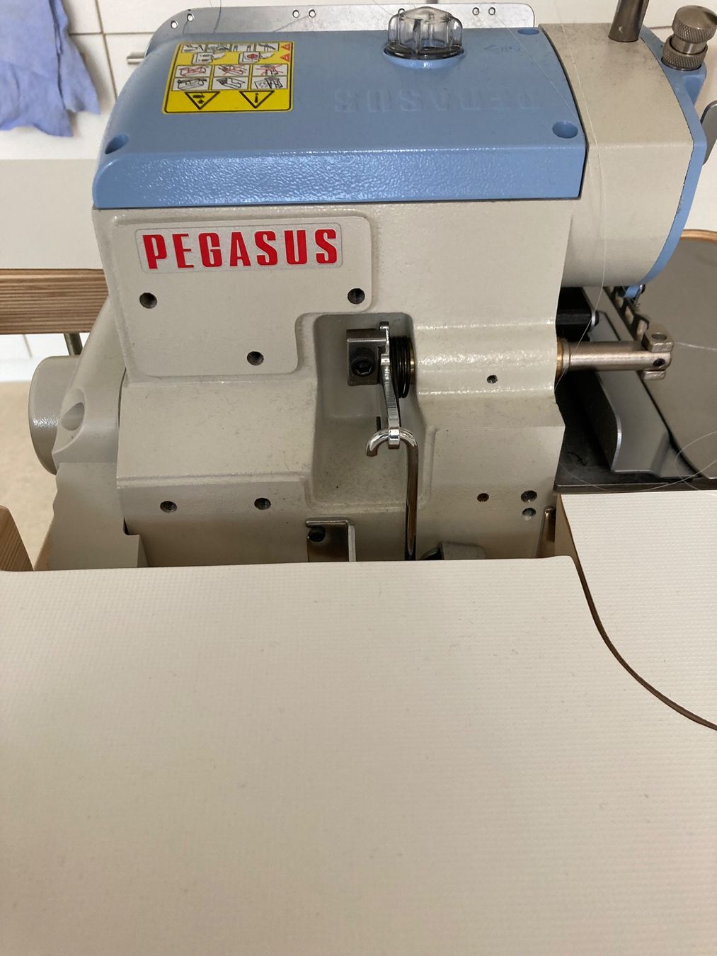 Nähmaschinen: Overlock Nähmaschine, Pegasus M 952-52 – Gebraucht aus Rapperswil von peter081 5