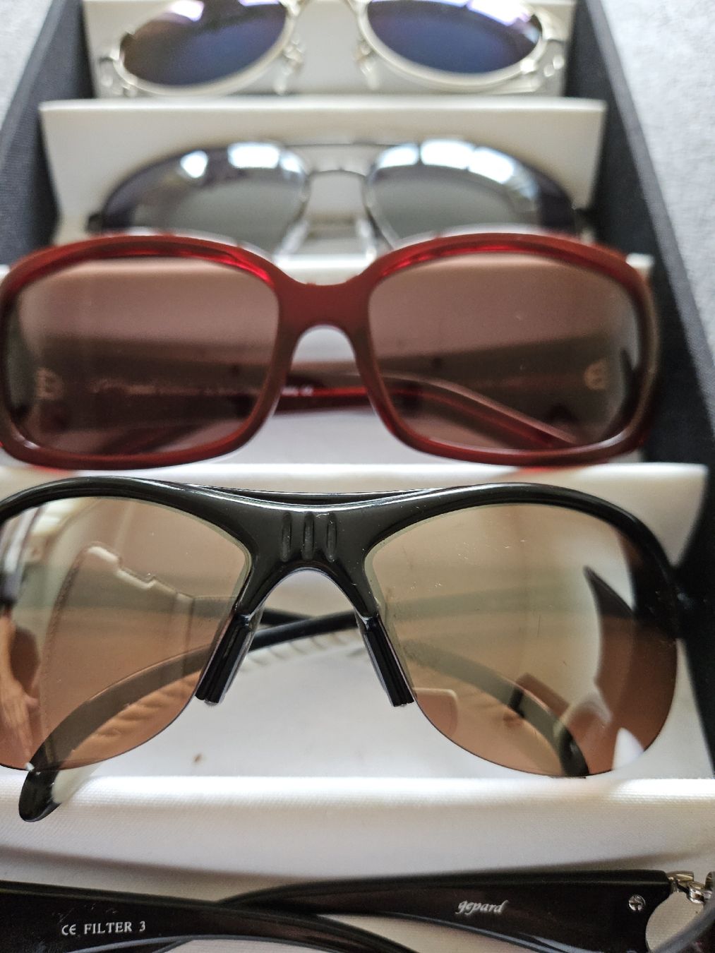 Lunettes & Verres: Sonnenbrillen Set 5 Stück gemischt – D'occasion à Urdorf par Colina 4