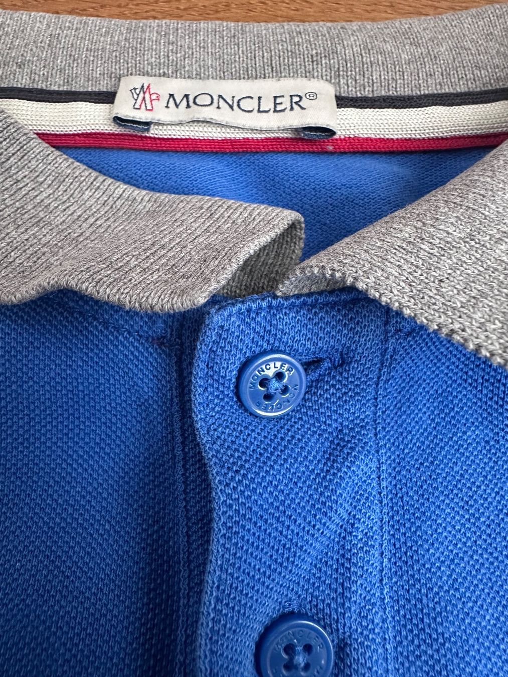 Hemden, T-Shirts & Polos: Moncler 8/10 – Gebraucht aus St-Légier-Chiésaz von EvaVDRiviera 2