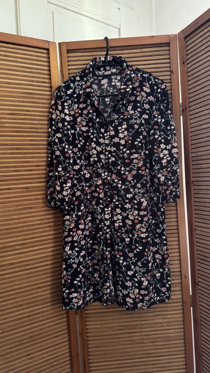 Vero Moda Kleider: Kleid/Tunika Vero Moda, M – Gebraucht aus Gümligen von morticiaaddams 1