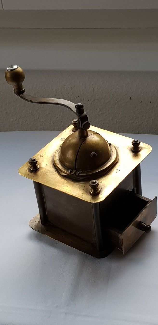 Elettrodomestici da cucina: Messing-Kaffeemühle Marke Grinder alt – Usato da Dällikon venduto da Toyfan
