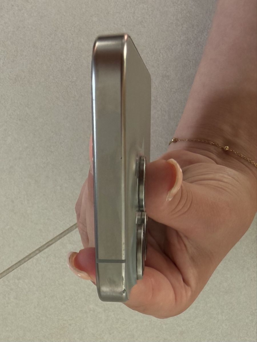 Apple Portables: iPhone 15 pro 128GB  – D'occasion à Meisterschwanden par tab_6bgl 5