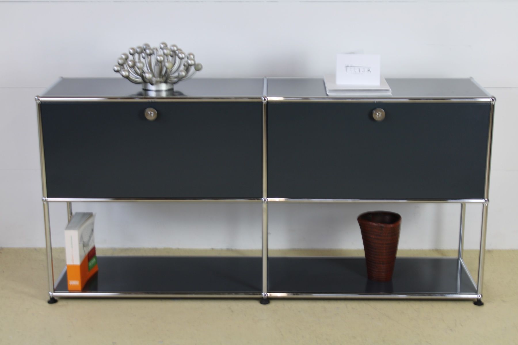 USM Cassettiere: USM Sideboard in Anthrazitgrau, Umbau möglich – Usato da Meinisberg venduto da atelier_TILIJA 2