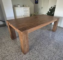 Esstisch mit Verlängerung aus Holz
