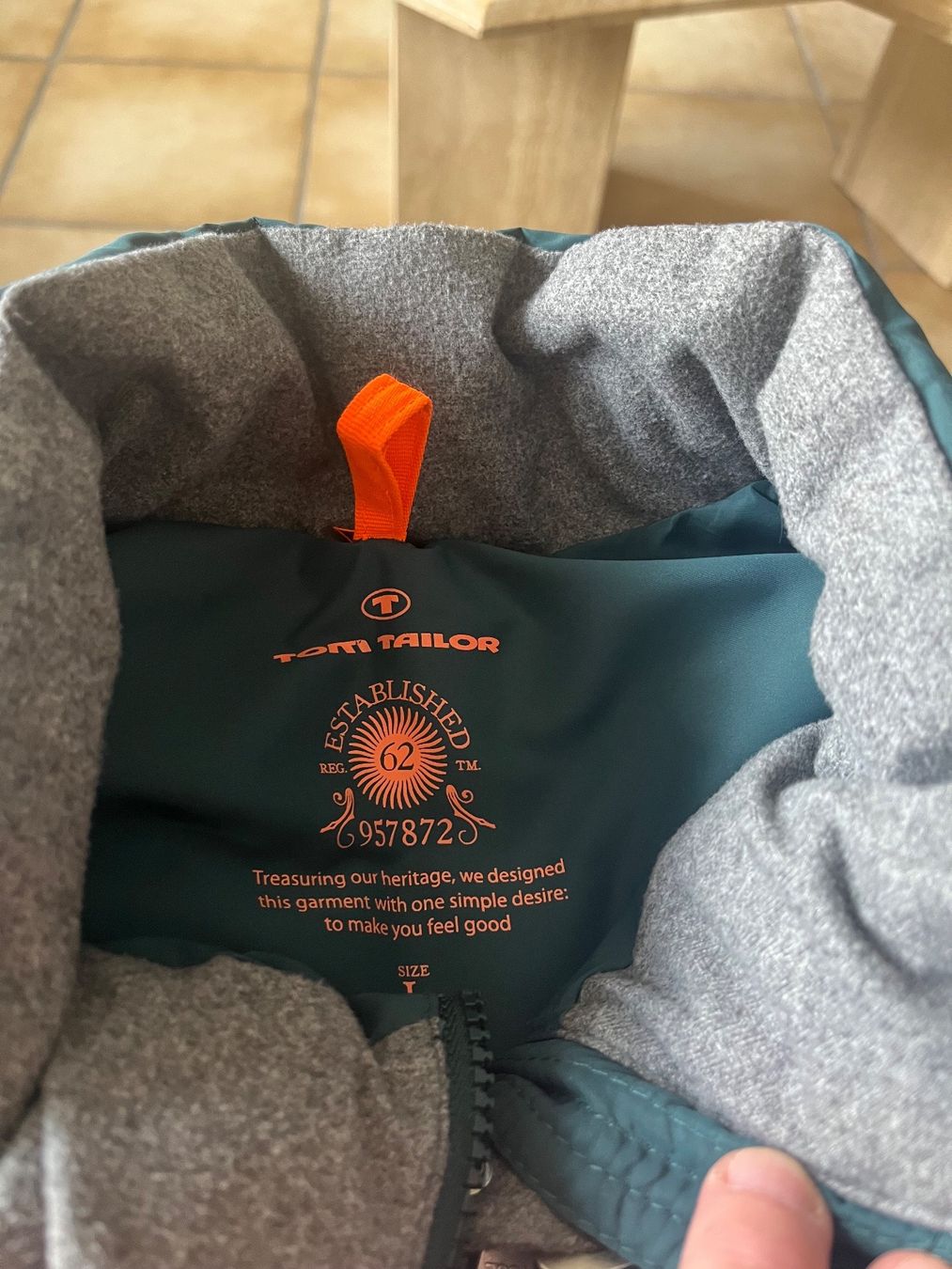 Tom Tailor Gilets & Westen: Daunengilet Tom Tailor gr. L – Gebraucht aus Mettendorf TG von Scda3 2