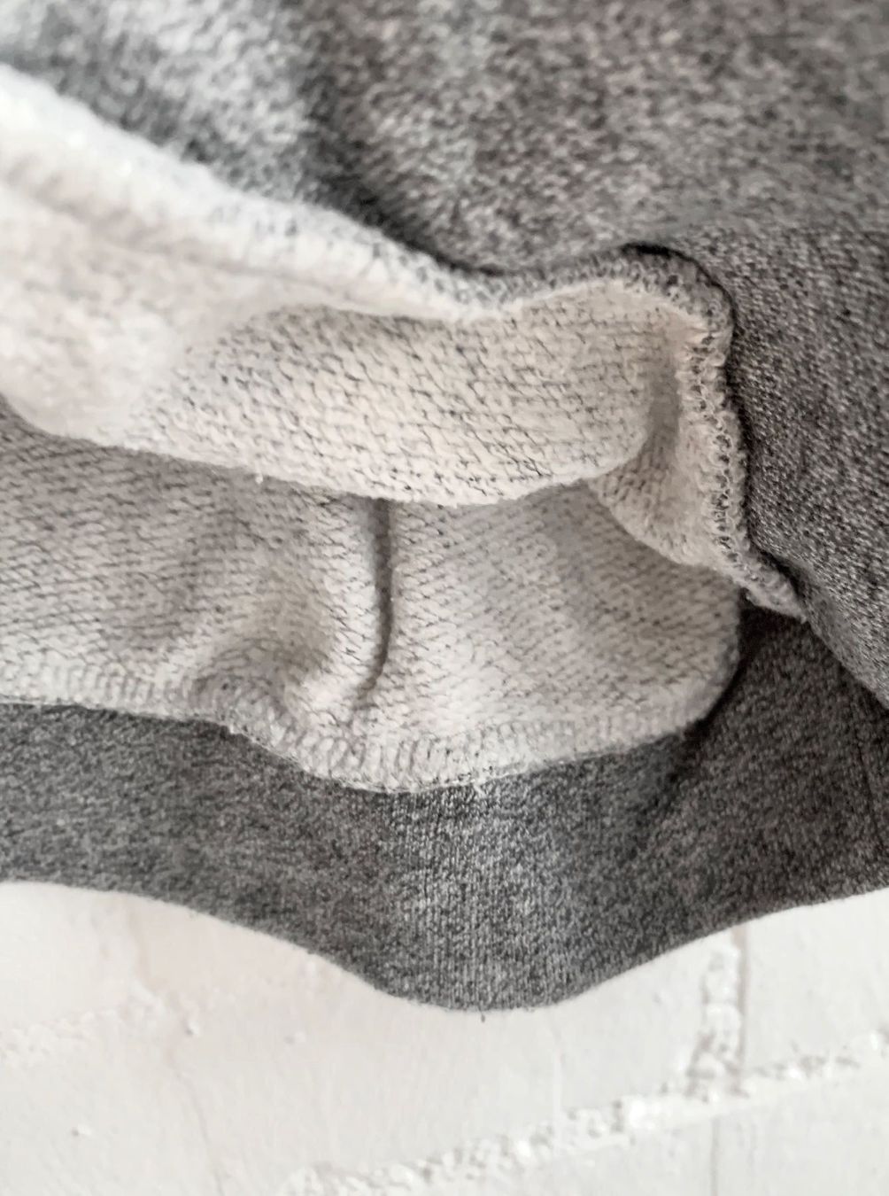Mango Maglioni & Felpe: Grauer Pullover mit Print von Mango – Usato da Bern venduto da Fraeuleinhonig 4
