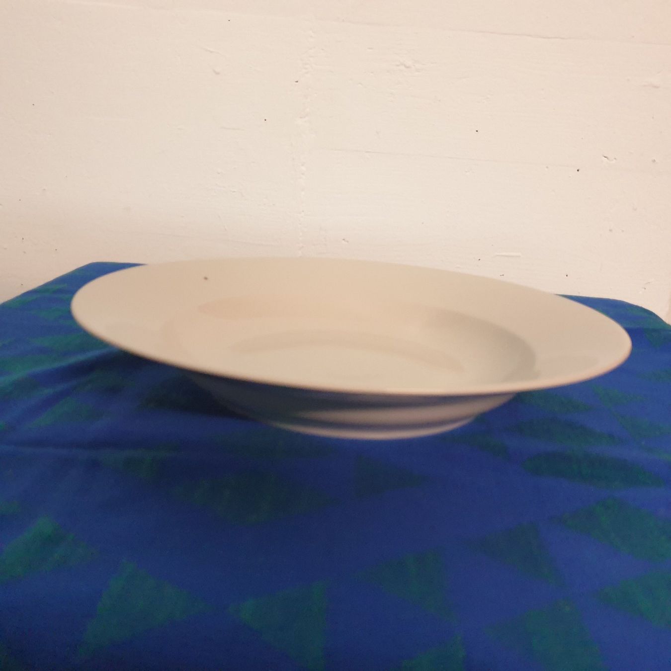 Piatti: Servierteller, Steingut, Keramik, weiss 32cm Durchmesser – Usato da Malters venduto da burzi 2
