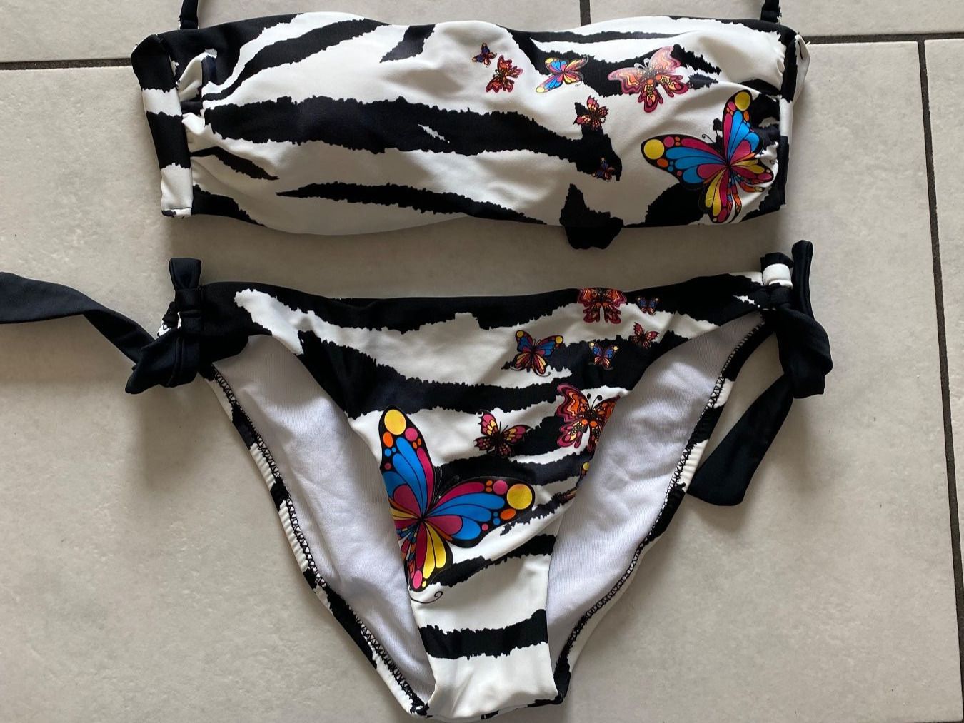 Costumi da bagno & Bikini: Bikini Rae - Schmetterlinge - Grösse ca. 34/36 – Nuovo (secondo la descrizione) da Eschenbach SG venduto da Peachick 1
