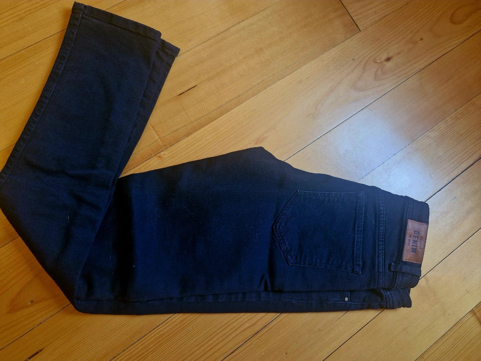 Sezane Jeans: Jeans brut sexy Sézane  – Gebraucht aus St-Saphorin-Lavaux von cfe_bq5f 1