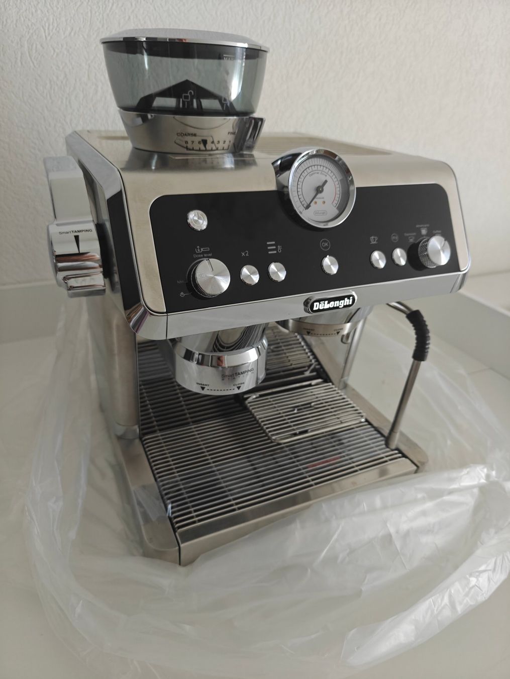 De'Longhi Machines à café & Machines à expresso: DeLonghi La Specialista Prestigo – D'occasion à Aigle par bra17