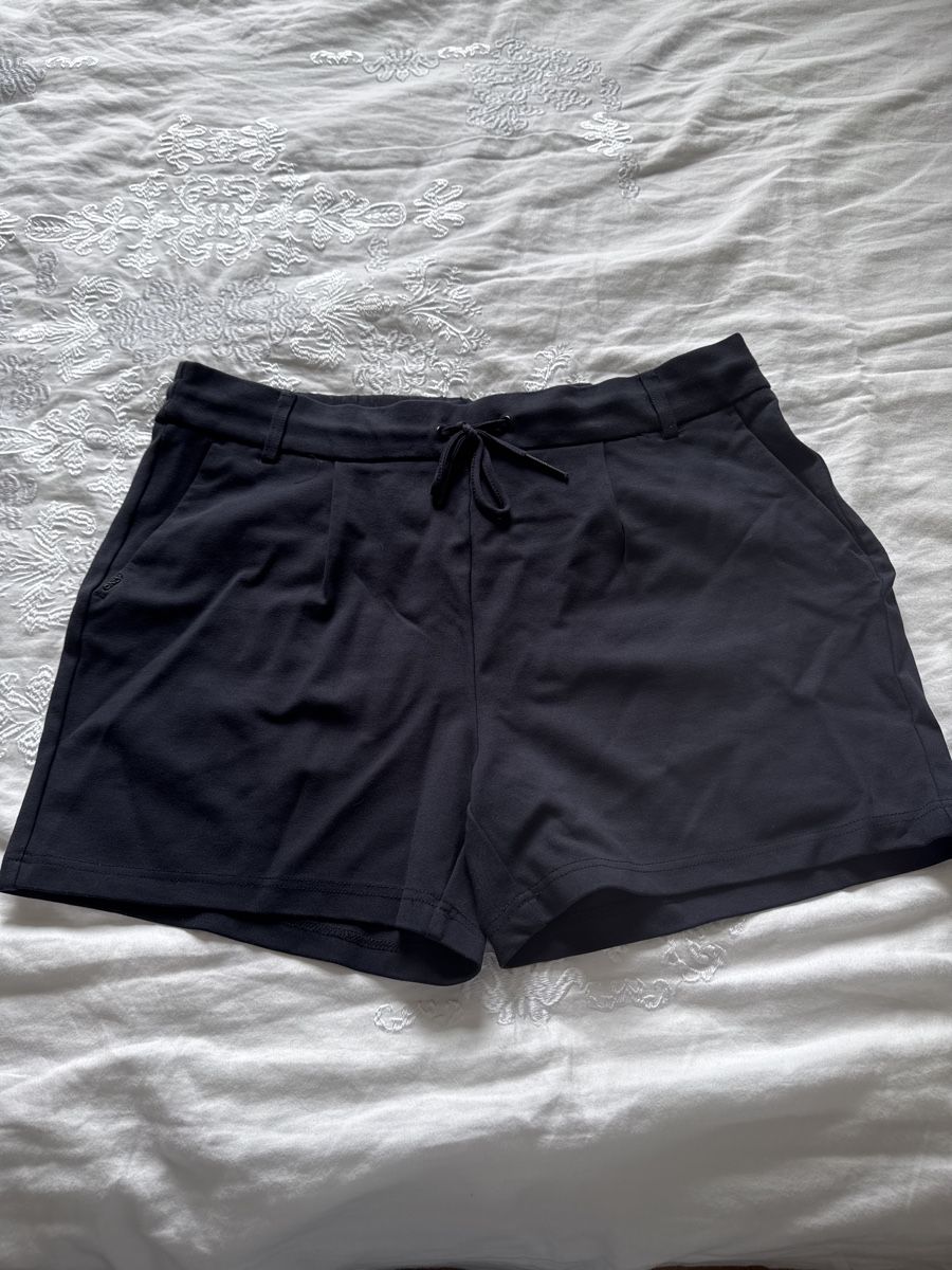 Only Pantaloni: Shorts – Nuovo e nell'imballaggio originale da Chur venduto da dur_nk5h