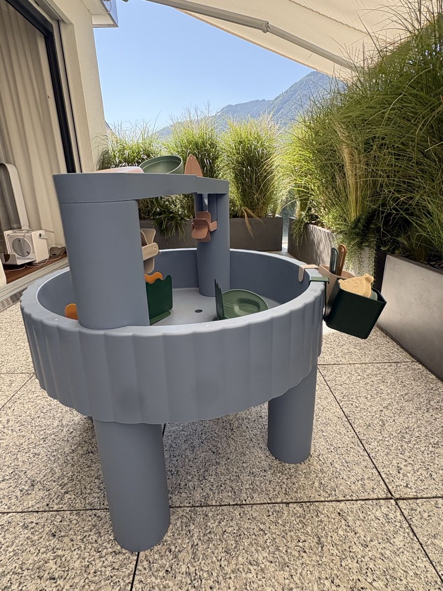 Liewood Spielzeuge: Liewood sepp Water play table  – Neu (gemäss Beschreibung) aus Siebnen von Zuzana.lat