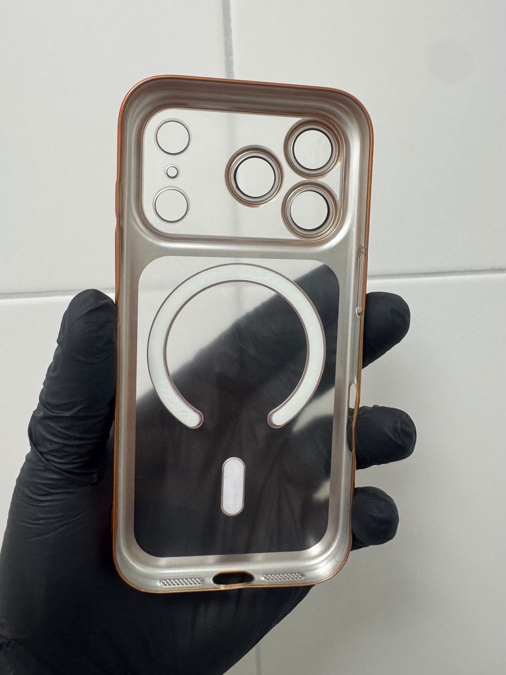 Cover & Protezioni schermo: Coque luxe iPhone 17 Pro - Orange Hülle new – Nuovo e nell'imballaggio originale da Roche VD venduto da GOLDEN_SHOP_24H 7