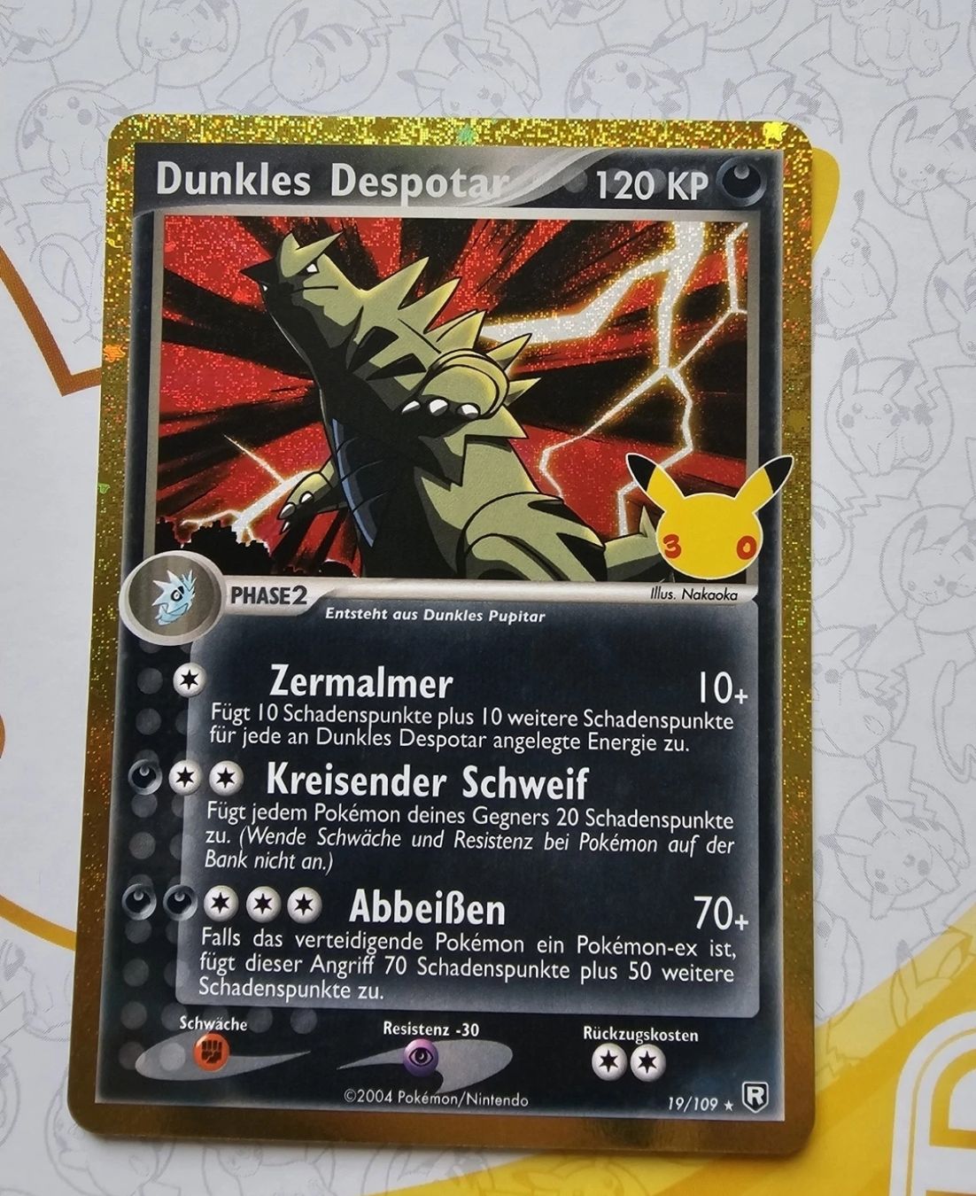 Pokémon Cartes à collectionner: Dunkles Despotar 30th Anniversary DE – Neuf (Voir description) à Sissach par Akimbaro