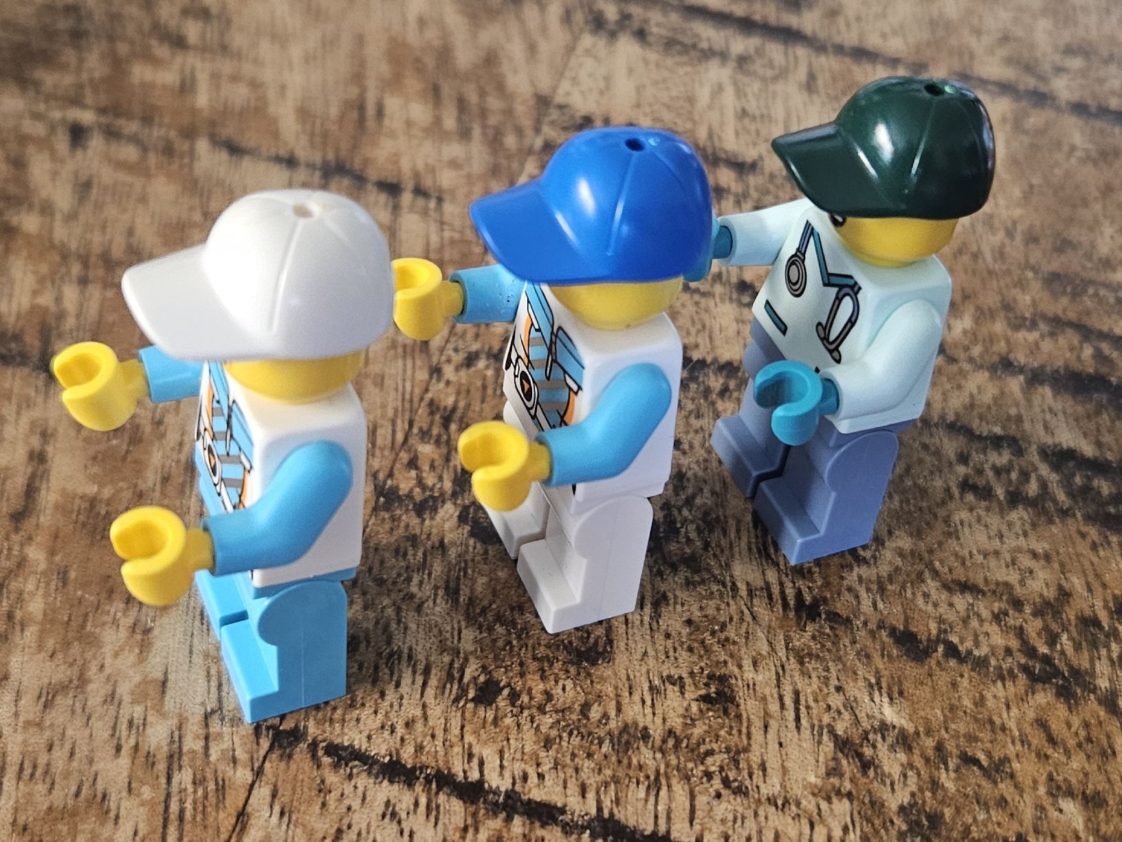 Lego Kit di costruzioni: lego lot de 3 figurines  – Usato da Confignon venduto da Ecrofigs 2