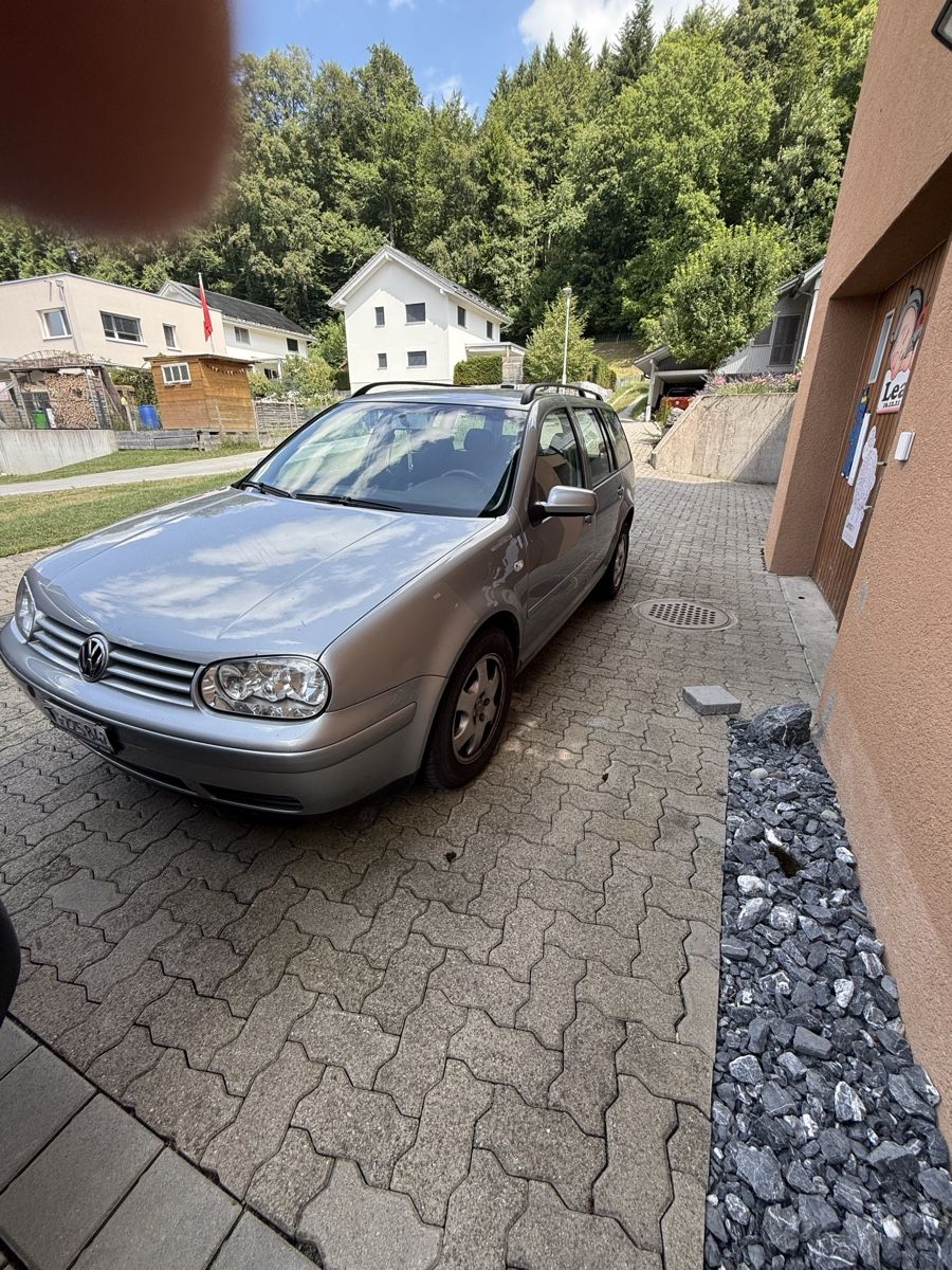 VW Automobili: VW Golf Variant Export – Difettoso da Schalchen venduto da _WOLFI_