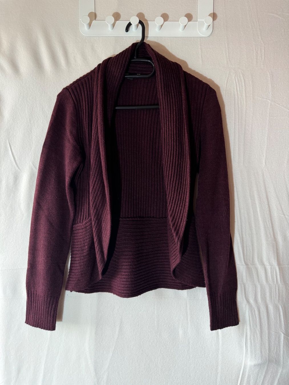 H&M Giacche: Weiche und elegante Strickjacke in Gr. XS – Usato da Grosswangen venduto da second_hand_dress
