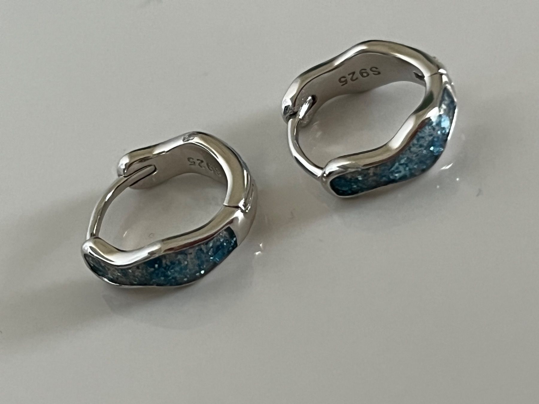 Ohrringe & -stecker: Kleine Sterlingsilberkreolen – Neu (gemäss Beschreibung) aus Birmenstorf AG von BMW.M5 5