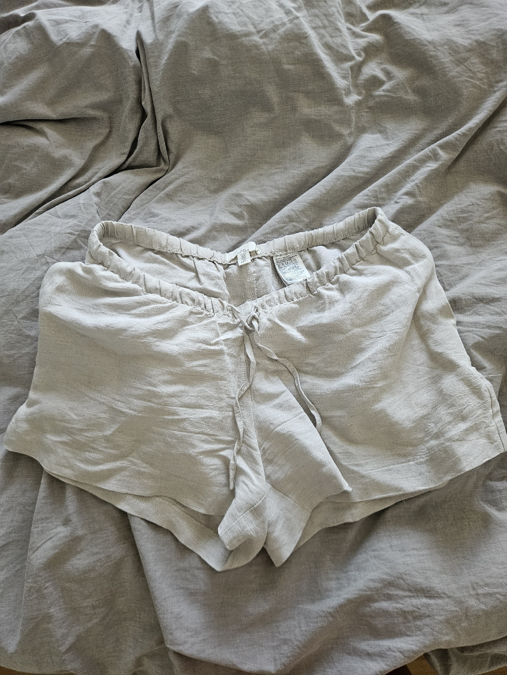 H&M Hosen: H&M Mama Leinenshort, Gr. S – Gebraucht aus Wil SG von an_ka