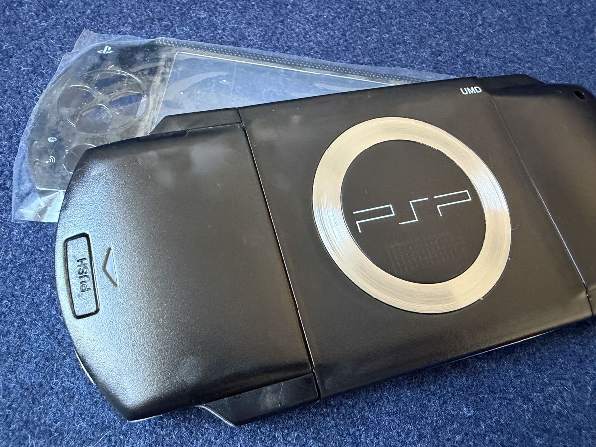 Sony Konsolen: Dark Grey Transparent PSP Shell – Neu und originalverpackt aus Zürich von jankais3r 2