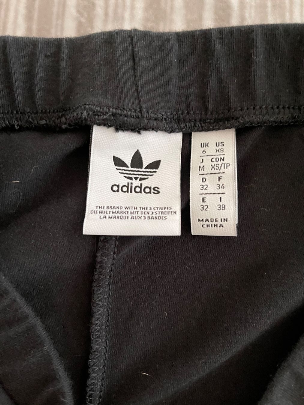 Adidas Leggings: Adidas Leggings/Training – Nuovo (secondo la descrizione) da Staufen venduto da GiuliettaD 3