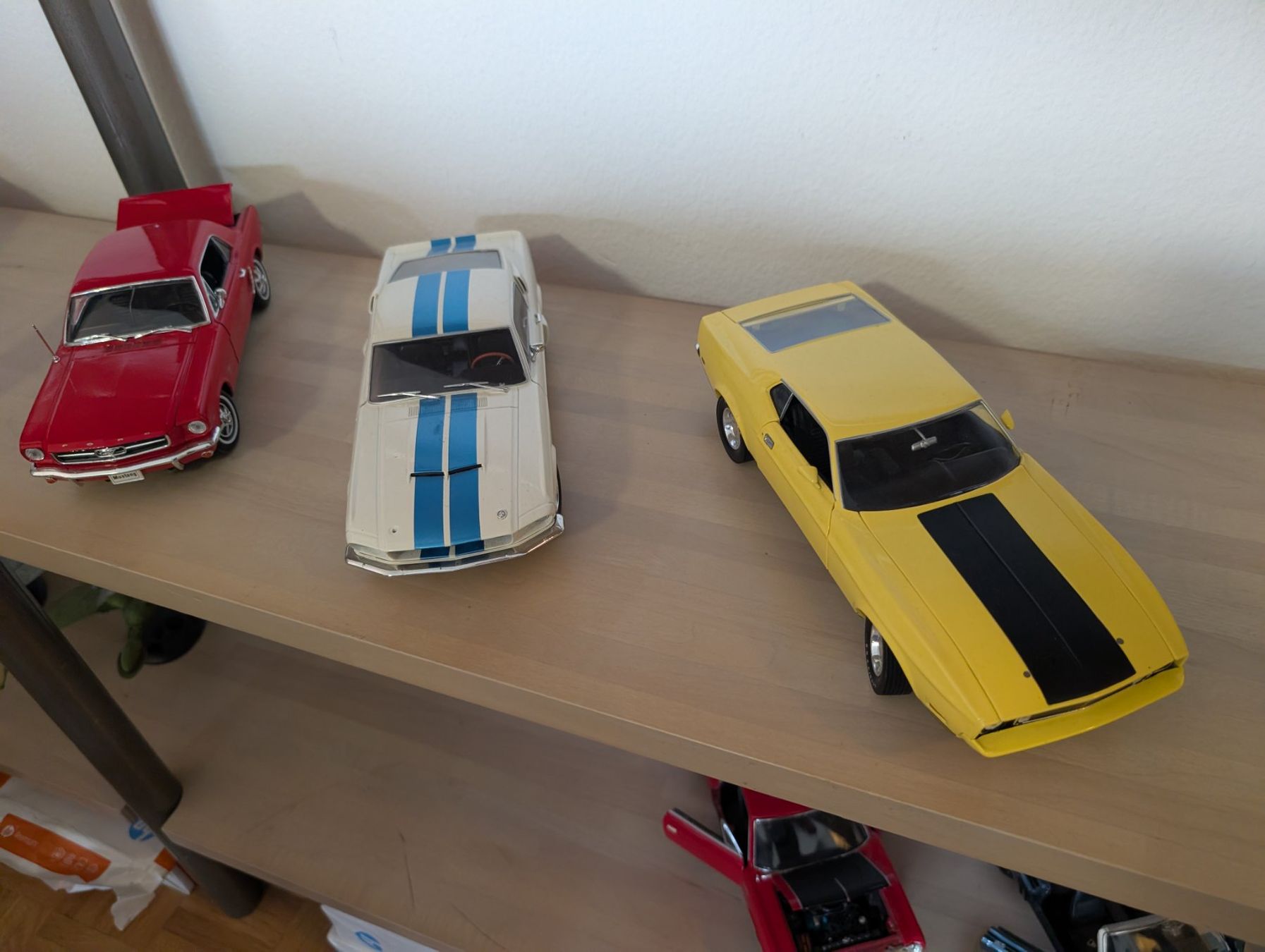 Greenlight Modellini d'auto: 3x Ford Mustang 1:18 greenlight/solido/welly – Usato da Roggwil BE venduto da MA-4900