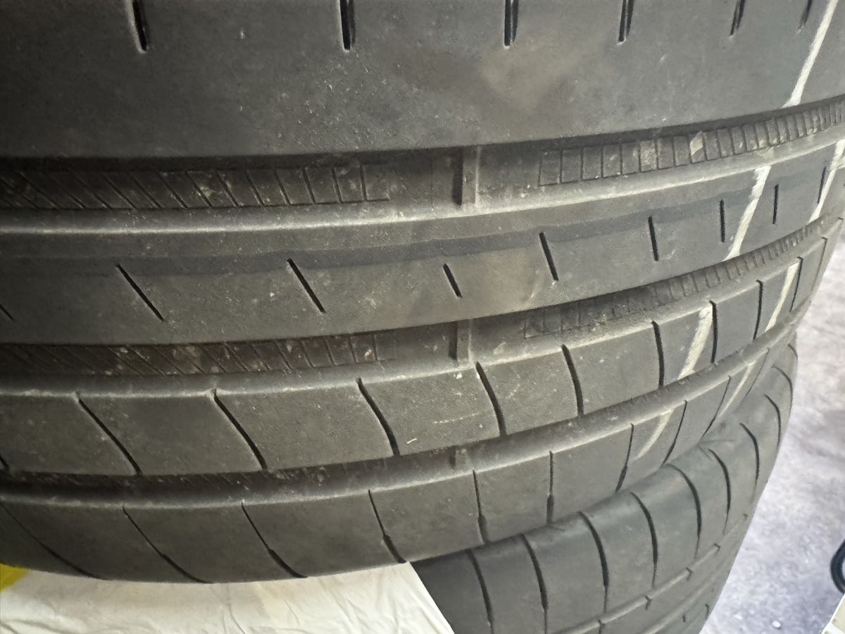 Goodyear Tutti pezzi di ricambio auto: Reifen Goodyear – Usato da Winterthur venduto da 11aldina 1