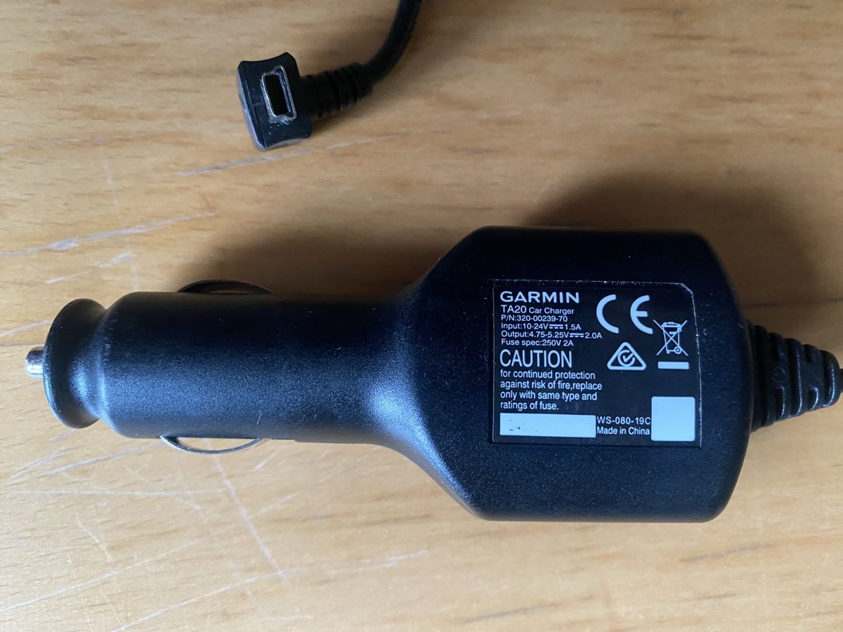 Caricabatterie: Garmin TA20 KFZ-Ladegerät - – Usato da Bronschhofen venduto da Tarzanspyder 6