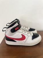 Nike Court Borough Gr.30