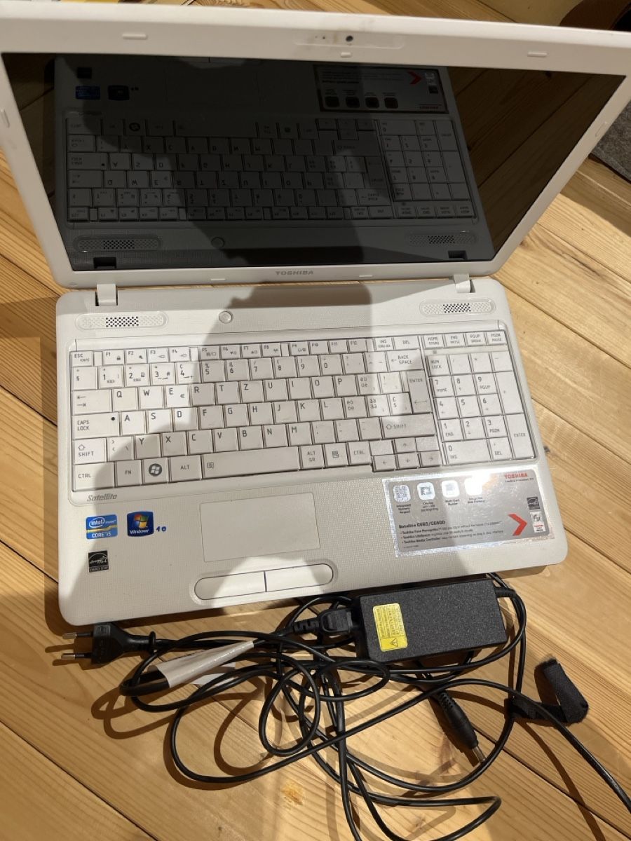 Toshiba Notebook: Toshiba Laptop  – Usato da Bärschwil venduto da yamaha022
