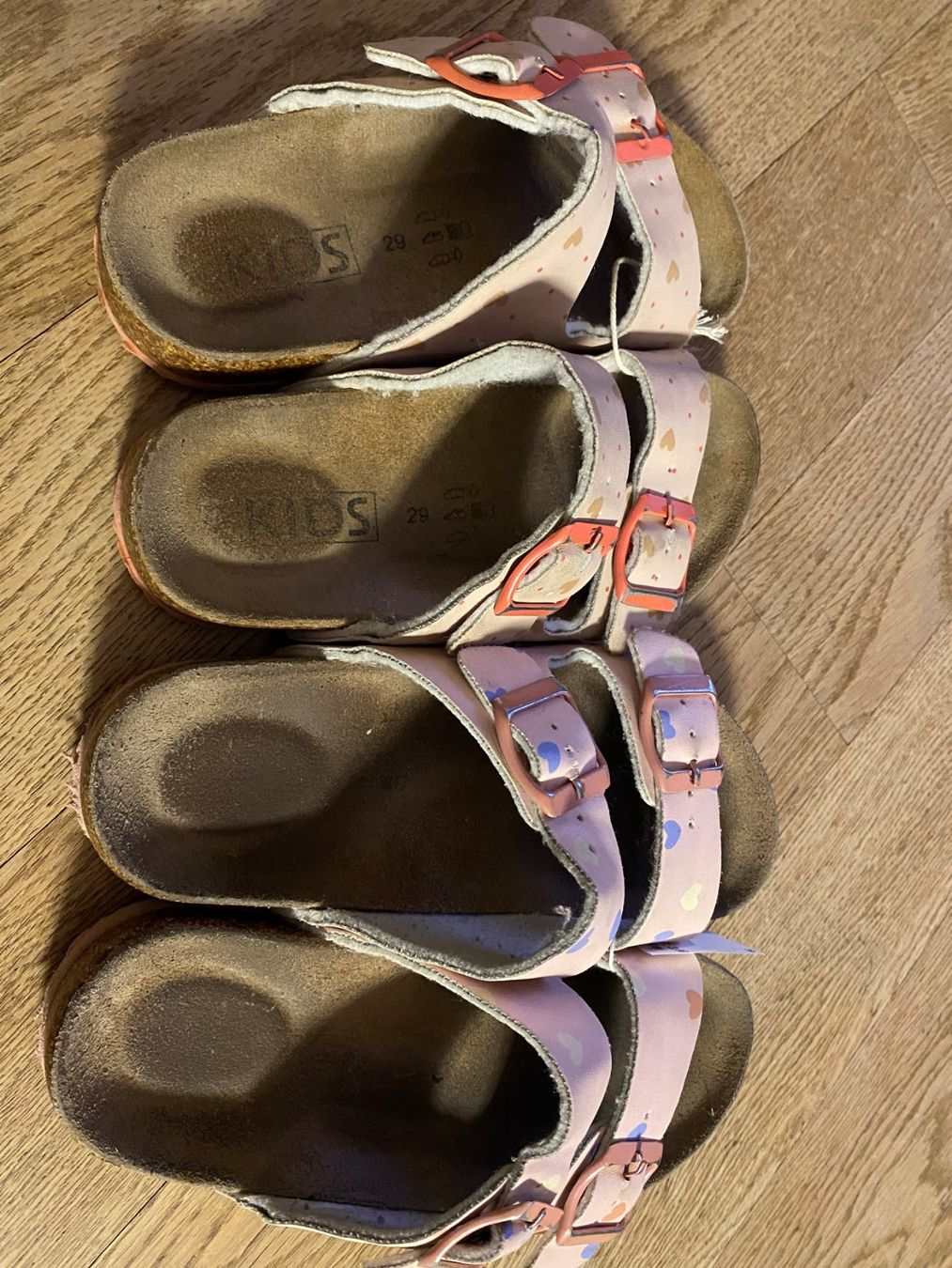 Scarpe per ragazze: Hausschuhe 29 und 30 – Usato da Hünenberg venduto da Robe0 1