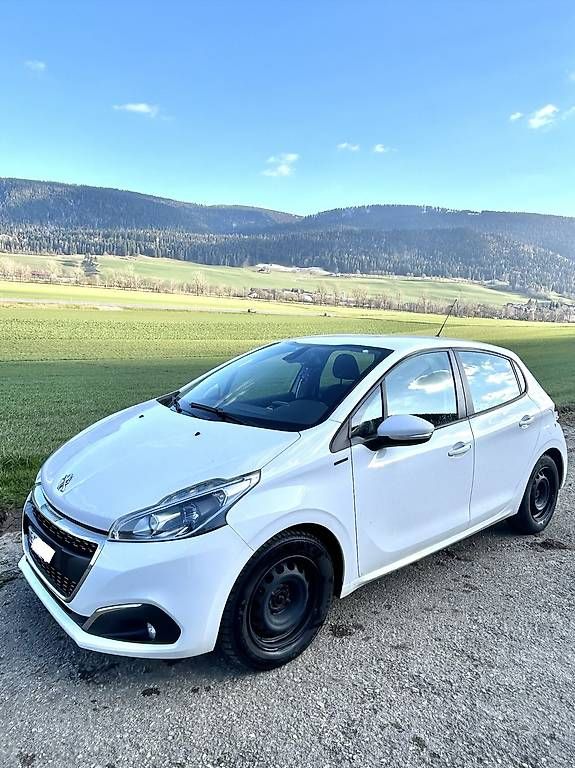 Autos: Peugeot 208  – D'occasion à Boveresse par cin_9cbt