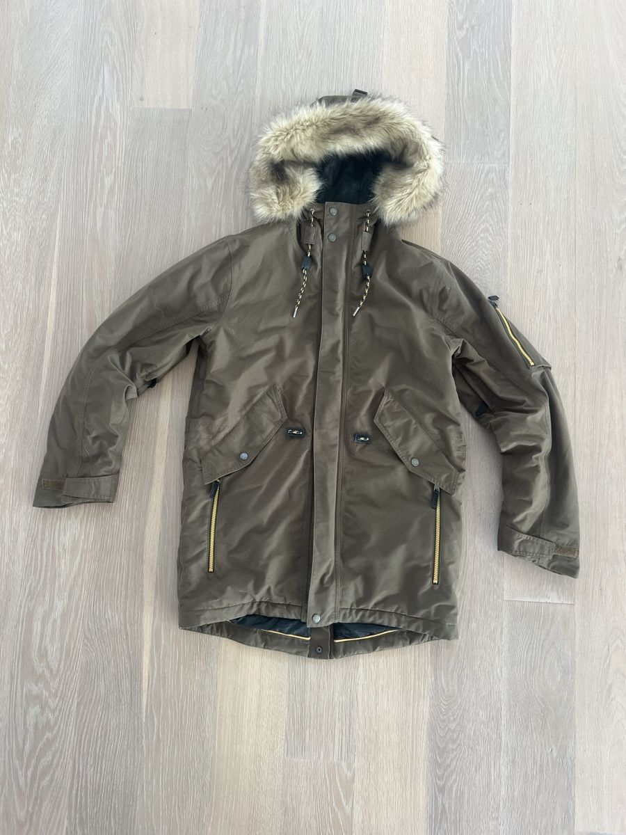 Bench Jacken: Bench. Snow-/Ski-Jacket - Größe M – Gebraucht aus Horgen von sep_fc2f
