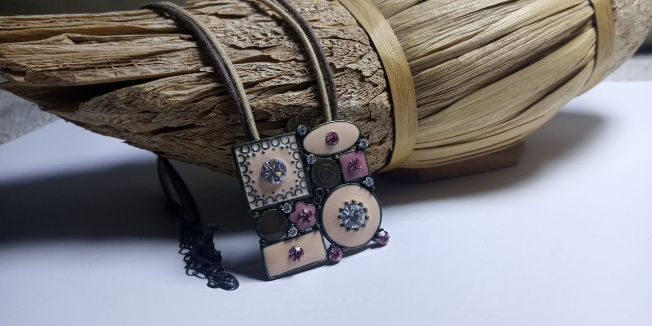 Catenine: Boho Designer Kette mit Email Strass Vintage Hippie – Usato da St. Gallen venduto da Hereplaysmusic 2