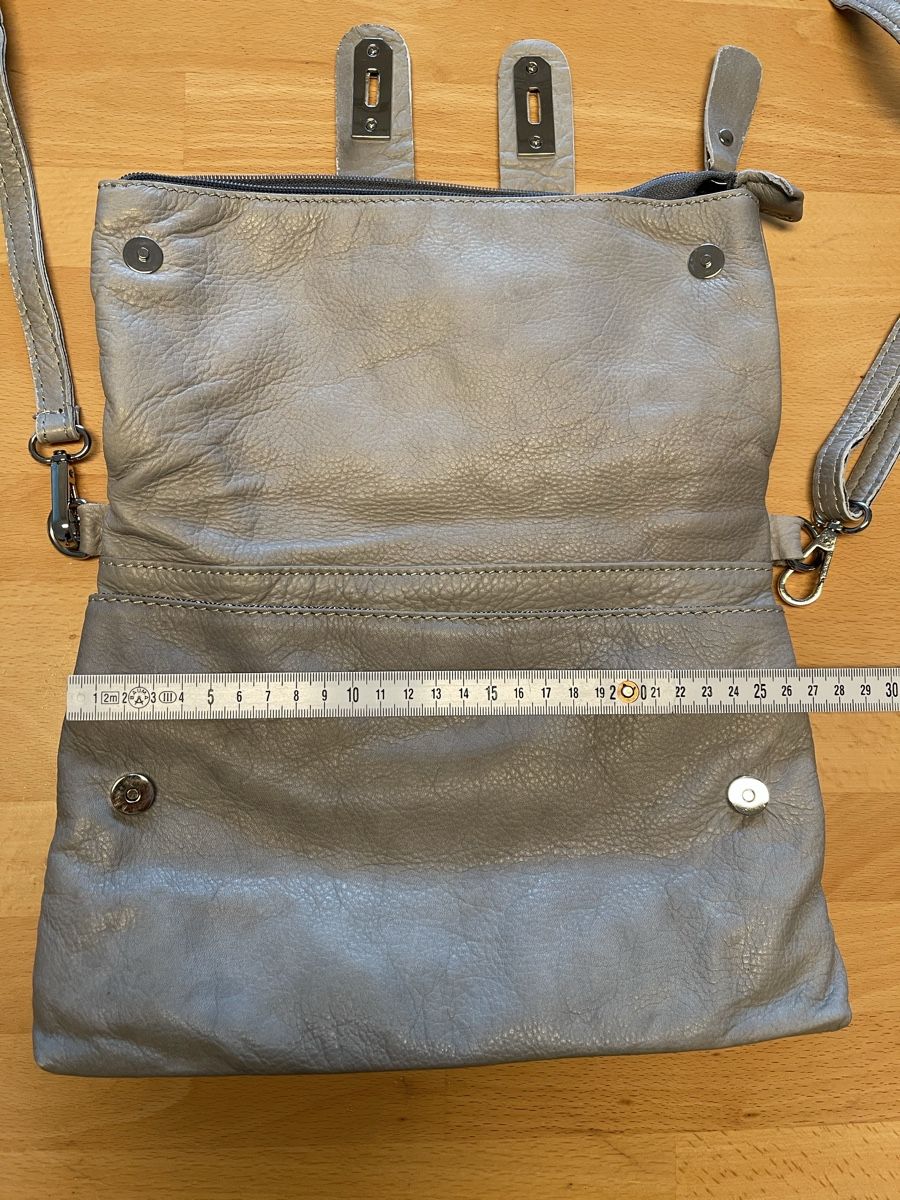 Borse da donna: Graue Leder Handtasche mit Schleife – Usato da Spreitenbach venduto da R_1691 4