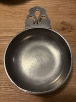 coupelle en étain fin décorée