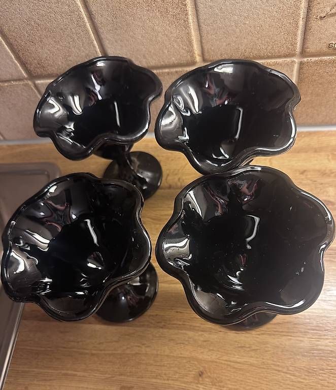 Bicchieri: Schwarze Dessertgläser / Eisbecher (Set)   – Usato da Zeiningen venduto da farcia818 1
